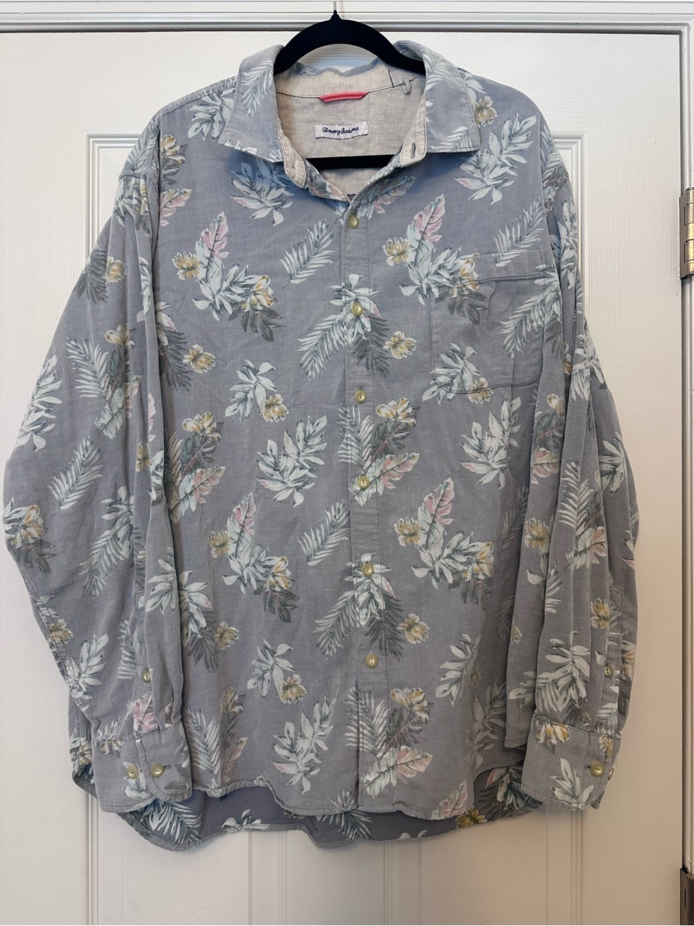 Tommy Bahama Men's Gray
Button-Up Floral Coastline
Corduroy Shirt - Size XXL
